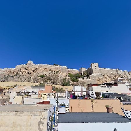 Casita La Paloma Bonita Del Pescador Hasta 5 Personas En El Casco Antiguo La Medina Centro Almeria Bajo Alcazaba Terraza Buena Vista Parking Privado Y Sabanas En Opcion Exterior photo