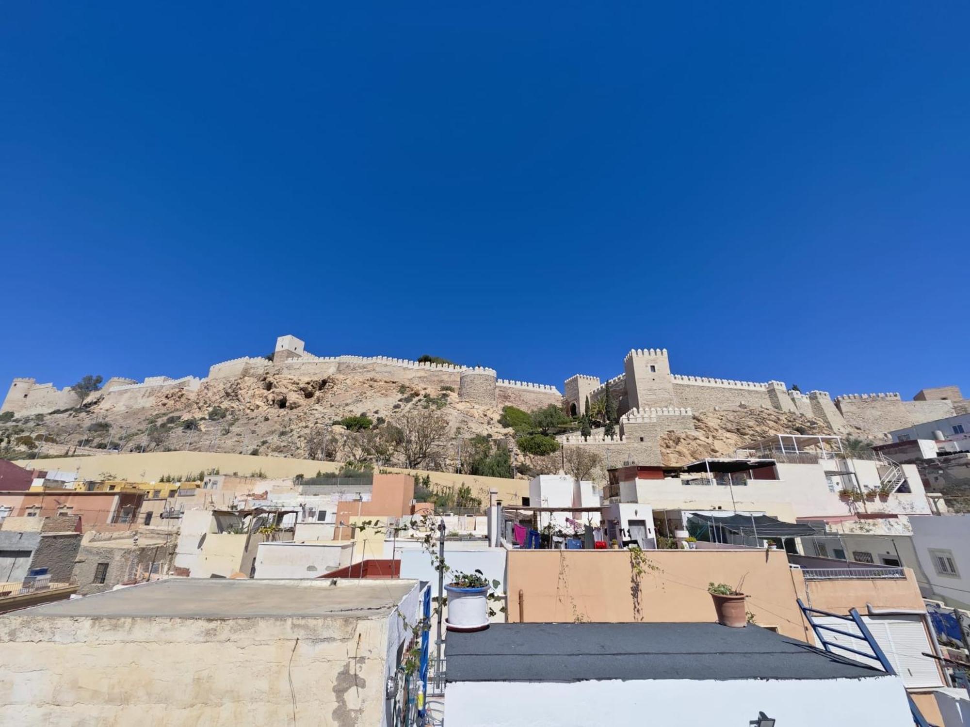Casita La Paloma Bonita Del Pescador Hasta 5 Personas En El Casco Antiguo La Medina Centro Almeria Bajo Alcazaba Terraza Buena Vista Parking Privado Y Sabanas En Opcion Exterior photo